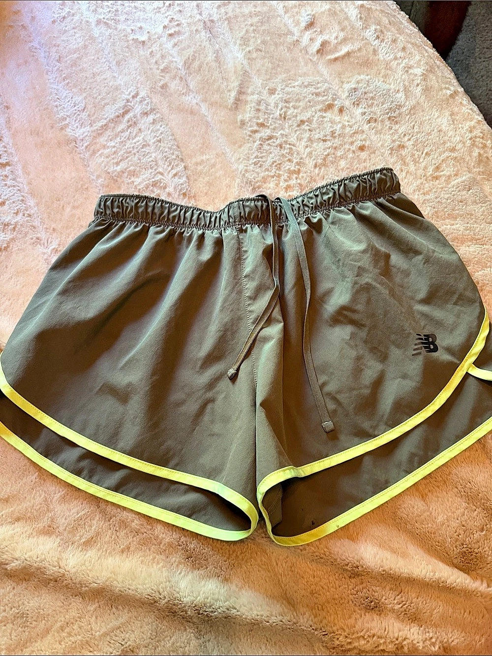New Balance Core 3 Woven Liner Running Shorts Athletic Shorts in Green & Yellow